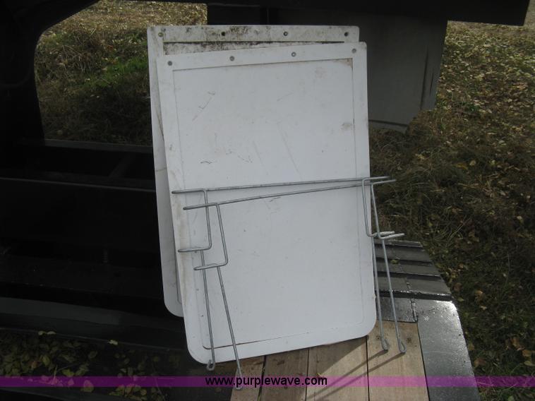 image for item H4375 1999 XL Specialized 70MF0 RGN trailer