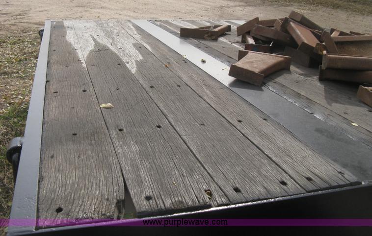 image for item H4375 1999 XL Specialized 70MF0 RGN trailer