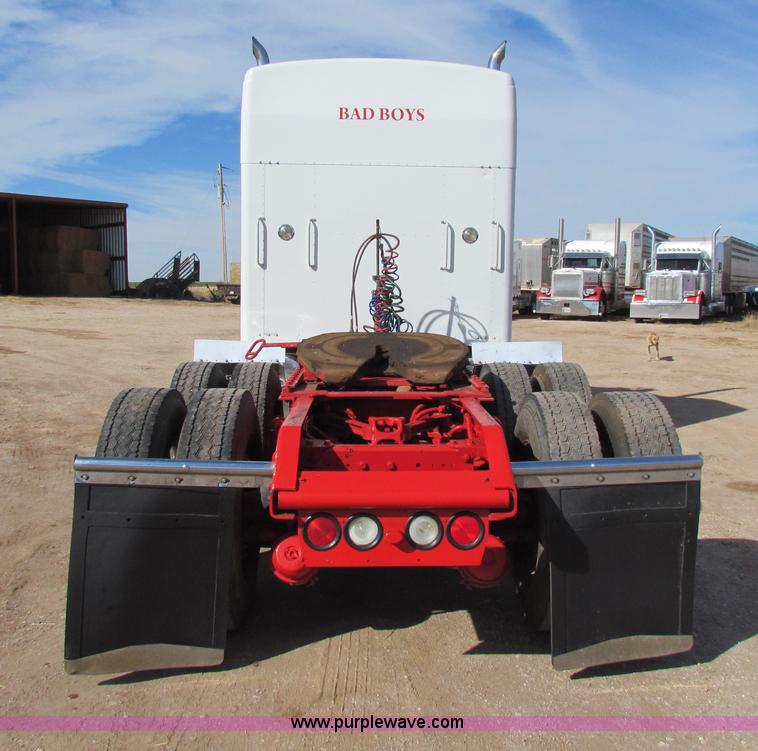 image for item H7272 2005 Kenworth W900 semi truck