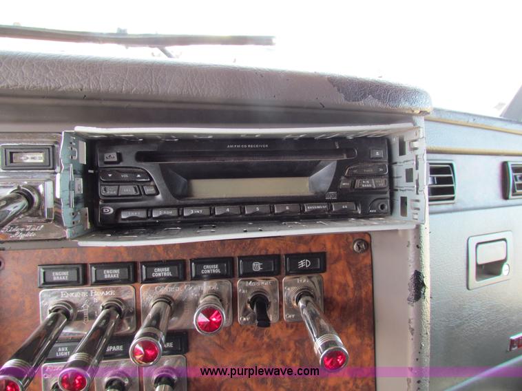 image for item H7272 2005 Kenworth W900 semi truck