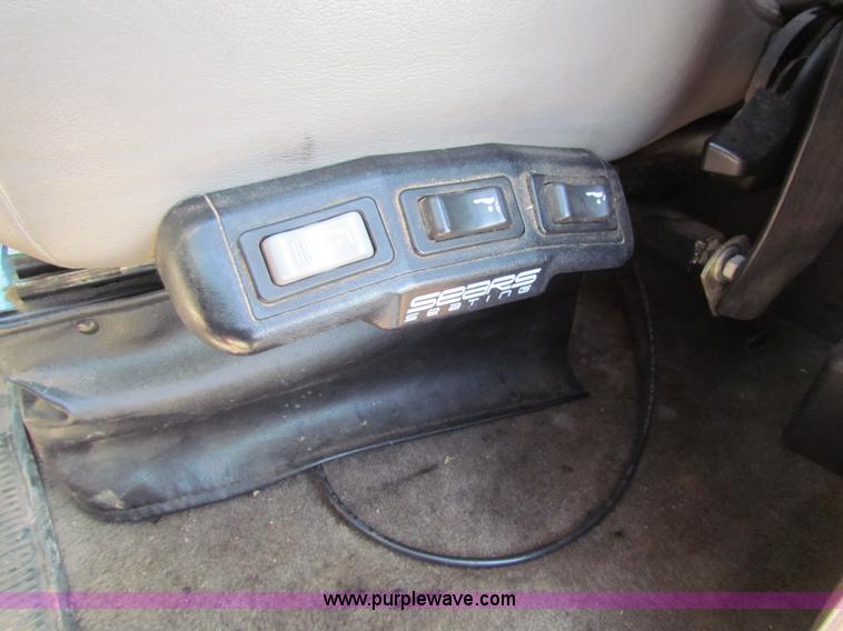 image for item H7272 2005 Kenworth W900 semi truck