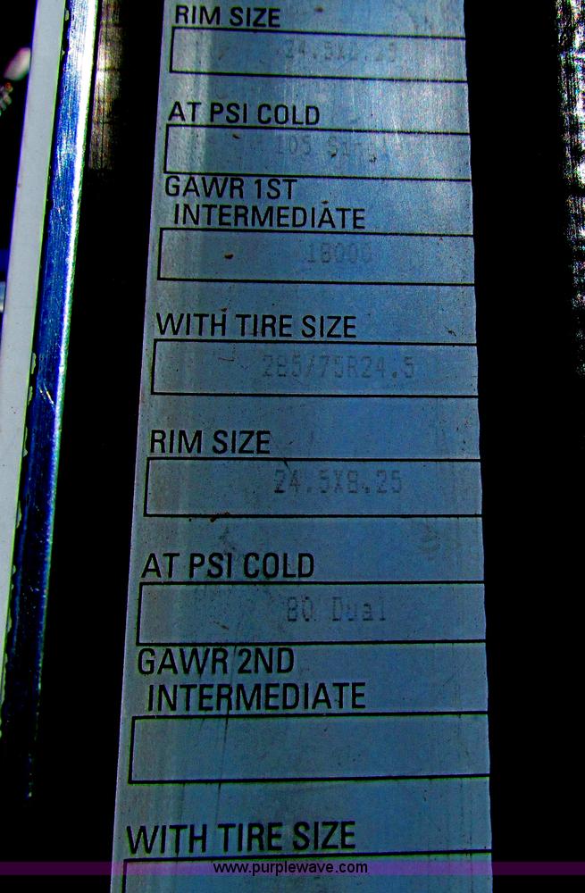 image for item H7272 2005 Kenworth W900 semi truck