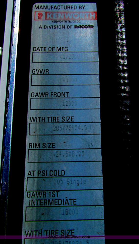 image for item H7272 2005 Kenworth W900 semi truck