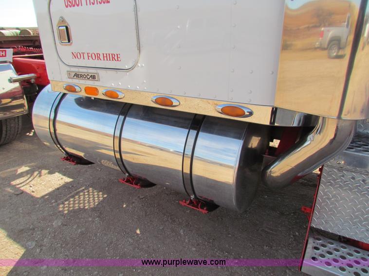 image for item H7272 2005 Kenworth W900 semi truck