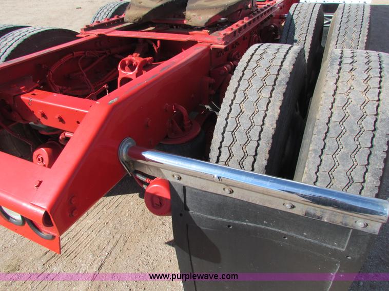 image for item H7272 2005 Kenworth W900 semi truck