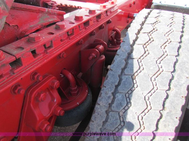 image for item H7272 2005 Kenworth W900 semi truck