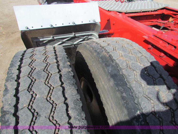 image for item H7272 2005 Kenworth W900 semi truck