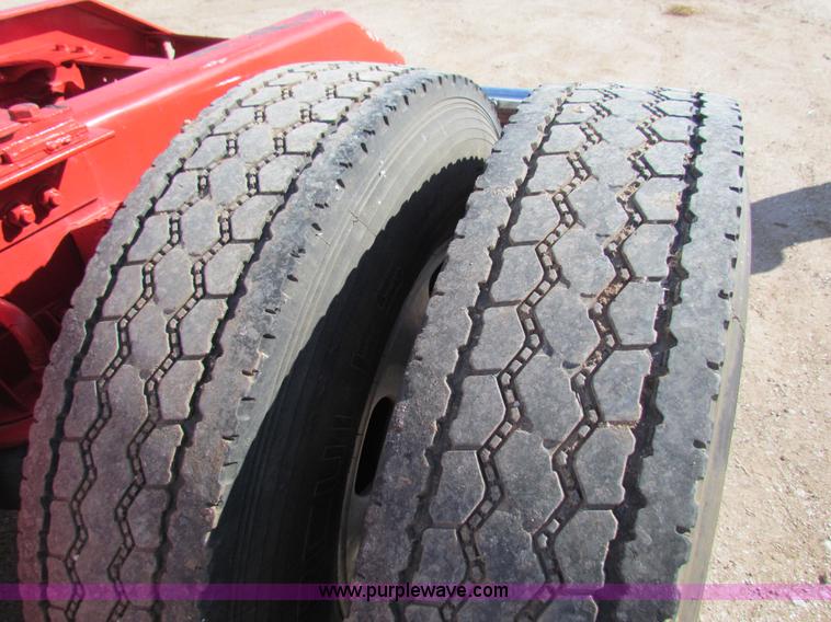 image for item H7272 2005 Kenworth W900 semi truck