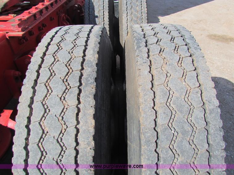 image for item H7272 2005 Kenworth W900 semi truck