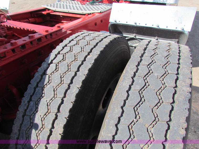 image for item H7272 2005 Kenworth W900 semi truck