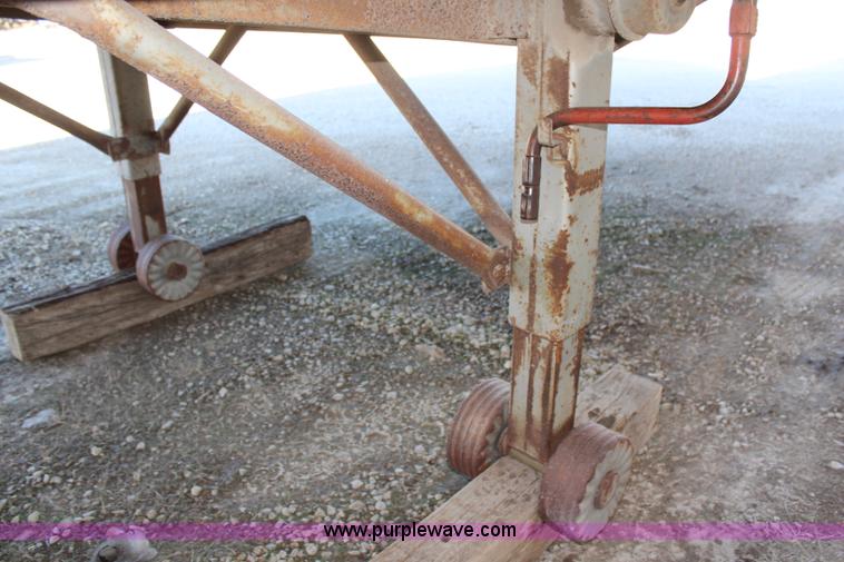 image for item H7866 1966 Fruehauf 42' dry van trailer