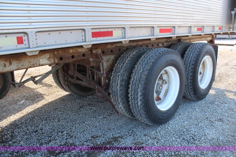 image for item H7866 1966 Fruehauf 42' dry van trailer