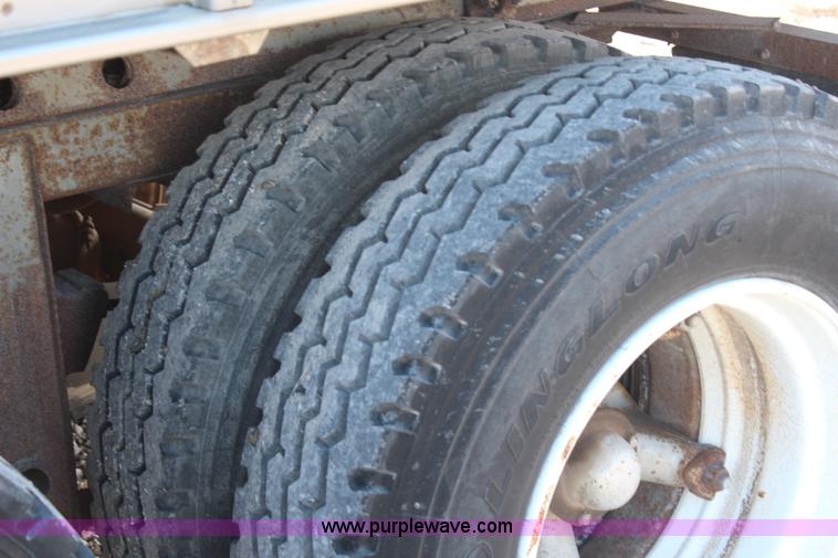 image for item H7866 1966 Fruehauf 42' dry van trailer