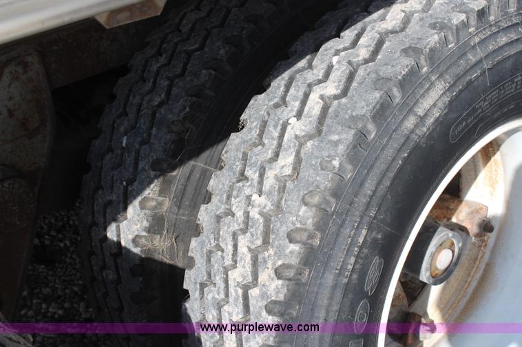 image for item H7866 1966 Fruehauf 42' dry van trailer