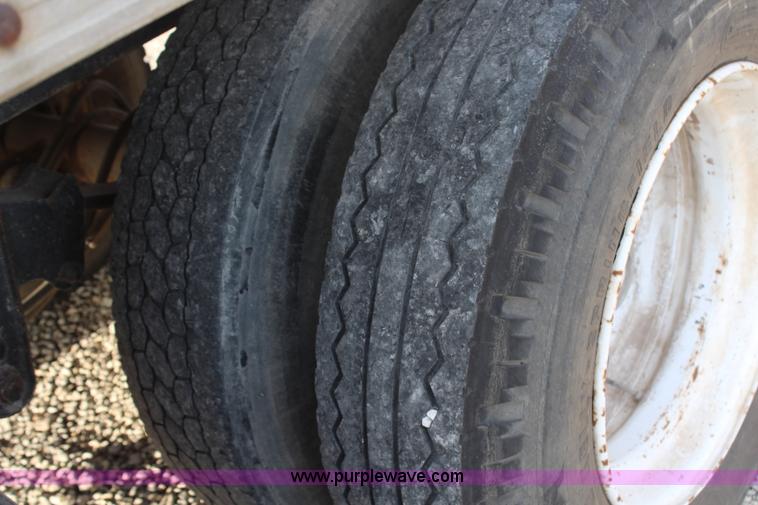 image for item H7867 1979 American 45' dry van trailer