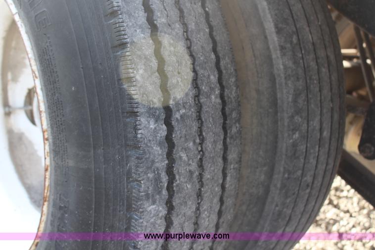 image for item H7867 1979 American 45' dry van trailer