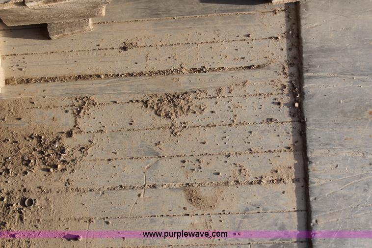 image for item H7867 1979 American 45' dry van trailer