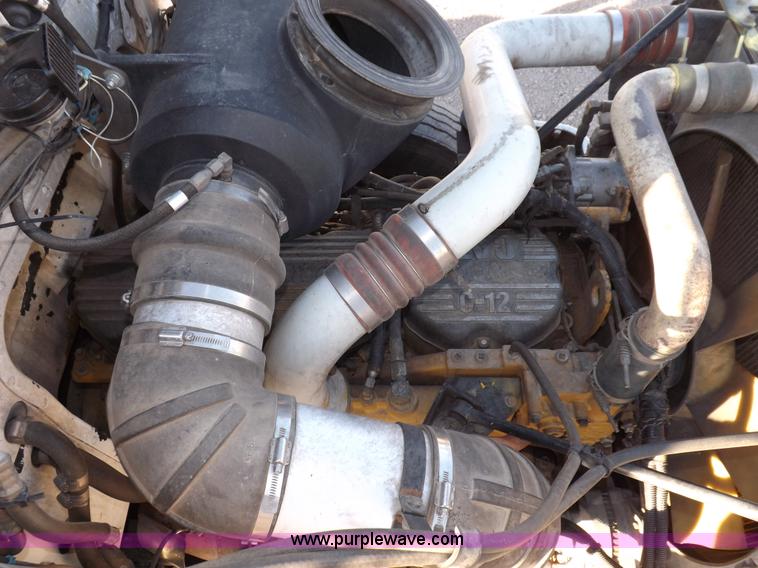 image for item I8251 2000 Peterbilt 378 semi truck