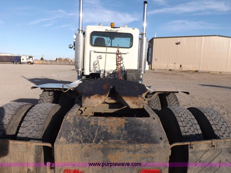image for item I8251 2000 Peterbilt 378 semi truck