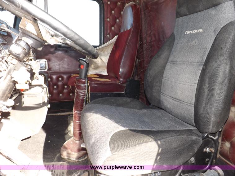 image for item I8252 1985 Kenworth W900 semi truck