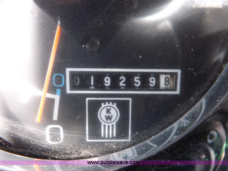 image for item I8252 1985 Kenworth W900 semi truck