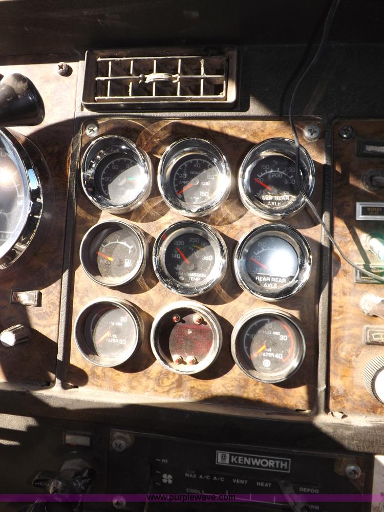 image for item I8252 1985 Kenworth W900 semi truck