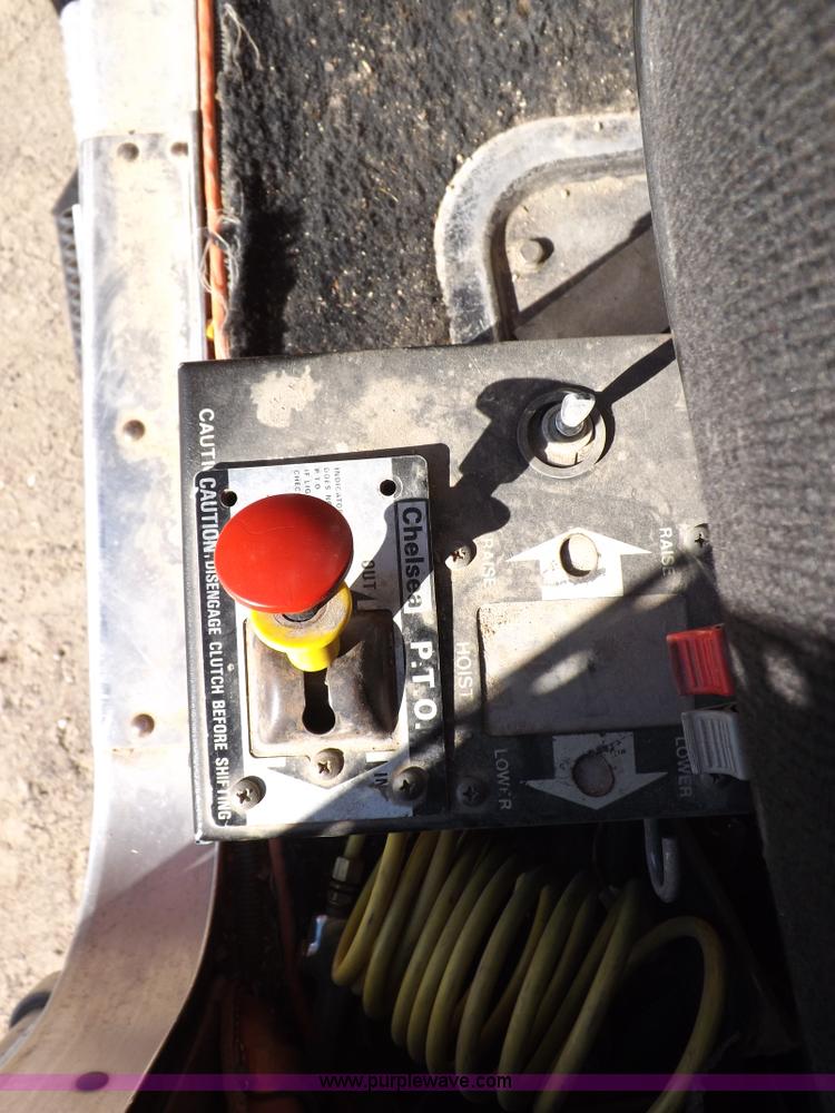 image for item I8252 1985 Kenworth W900 semi truck