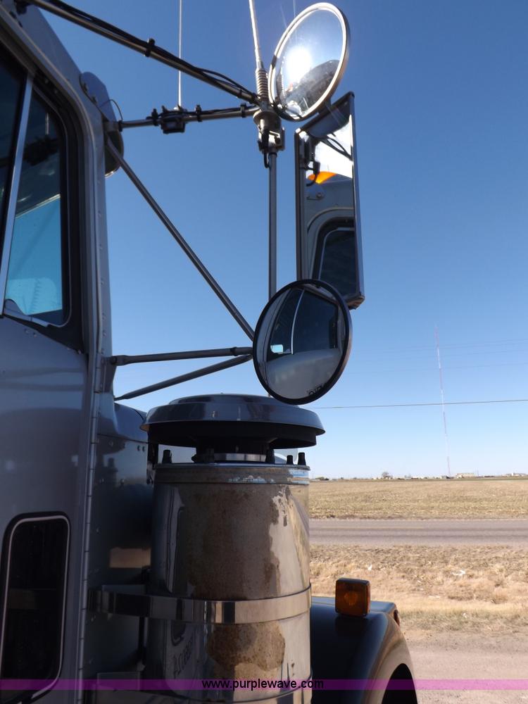 image for item I8252 1985 Kenworth W900 semi truck