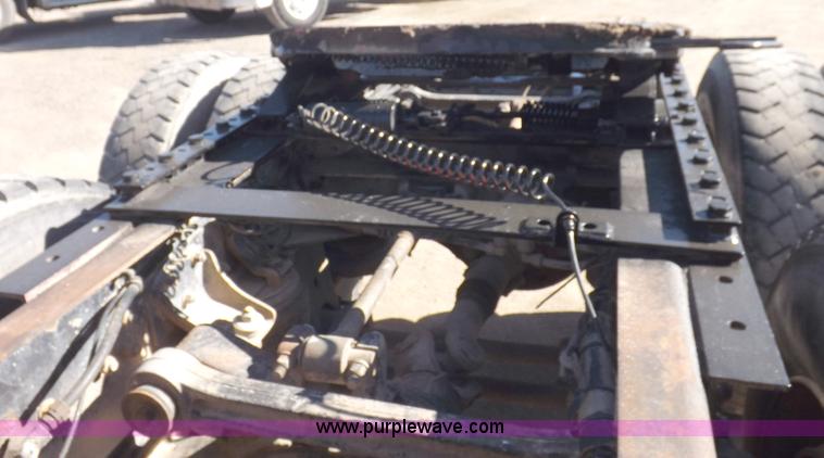 image for item I8252 1985 Kenworth W900 semi truck