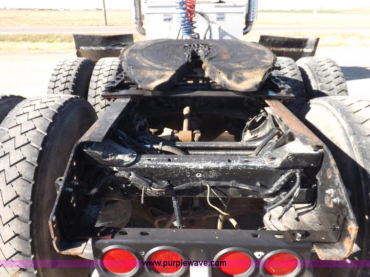 image for item I8252 1985 Kenworth W900 semi truck