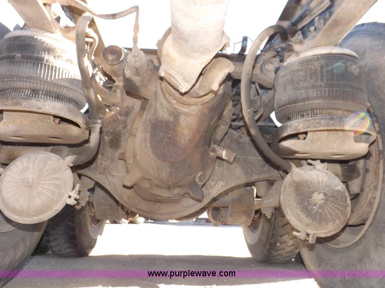 image for item I8252 1985 Kenworth W900 semi truck