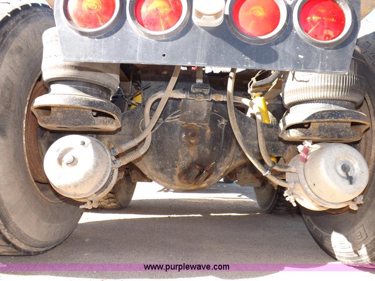 image for item I8252 1985 Kenworth W900 semi truck