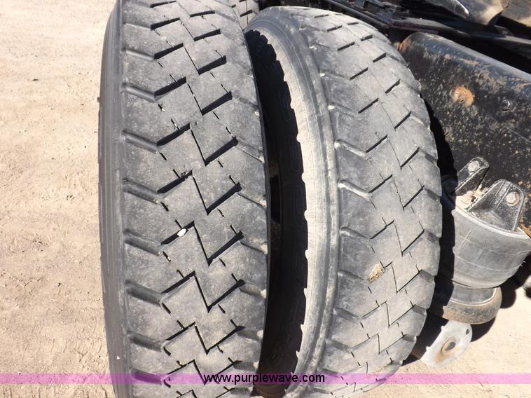 image for item I8252 1985 Kenworth W900 semi truck