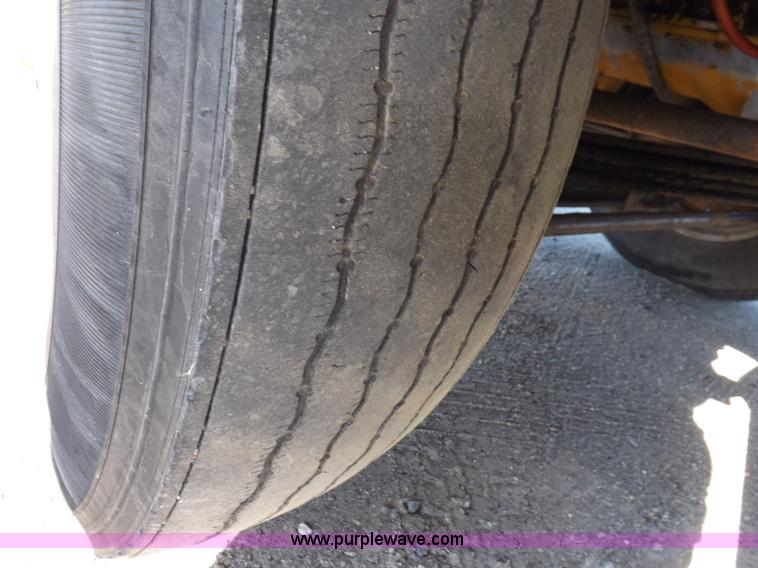 image for item I8252 1985 Kenworth W900 semi truck