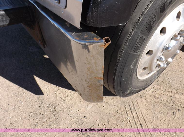 image for item I8252 1985 Kenworth W900 semi truck