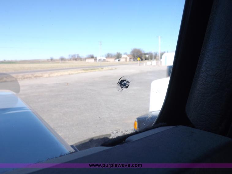 image for item I8252 1985 Kenworth W900 semi truck