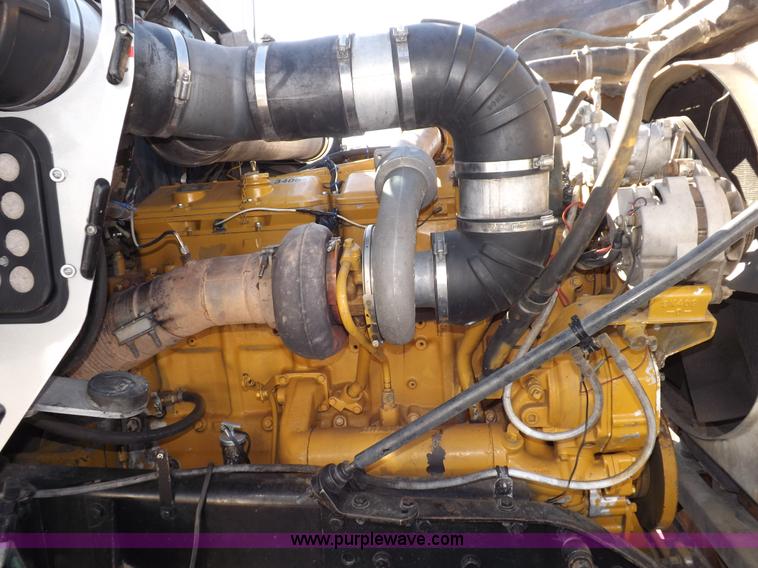 image for item I8252 1985 Kenworth W900 semi truck