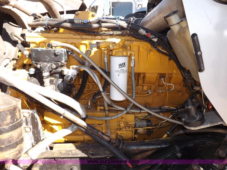 image for item I8252 1985 Kenworth W900 semi truck