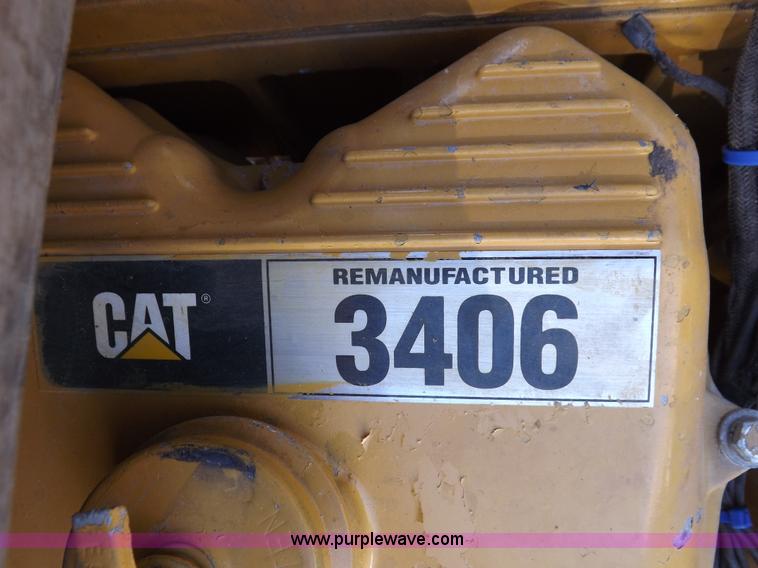 image for item I8252 1985 Kenworth W900 semi truck