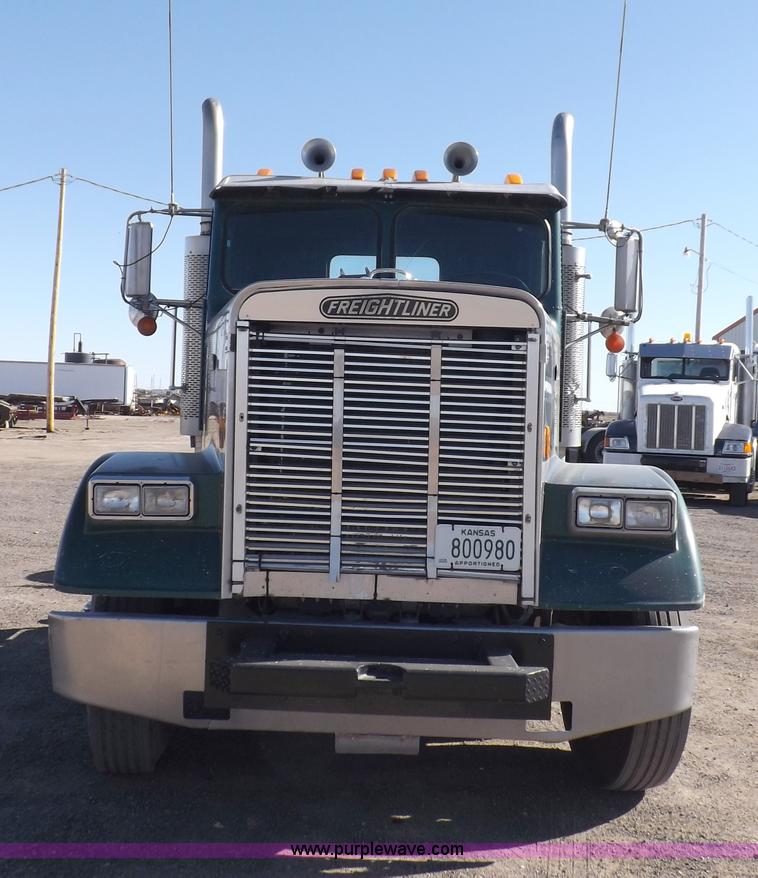 image for item I8253 1986 Freightliner FLC-64T semi truck