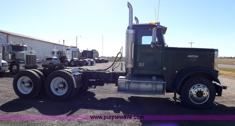 image for item I8253 1986 Freightliner FLC-64T semi truck