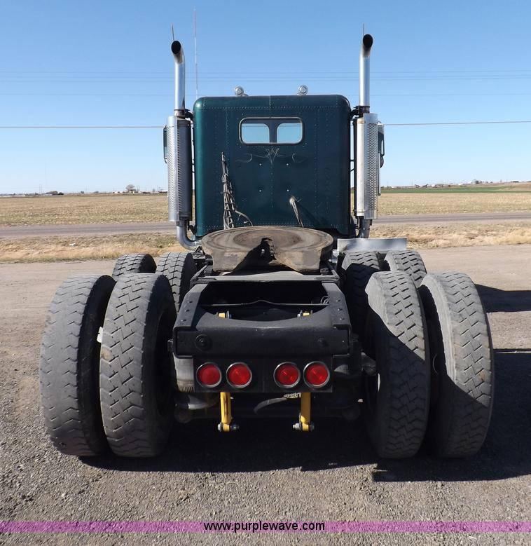 image for item I8253 1986 Freightliner FLC-64T semi truck