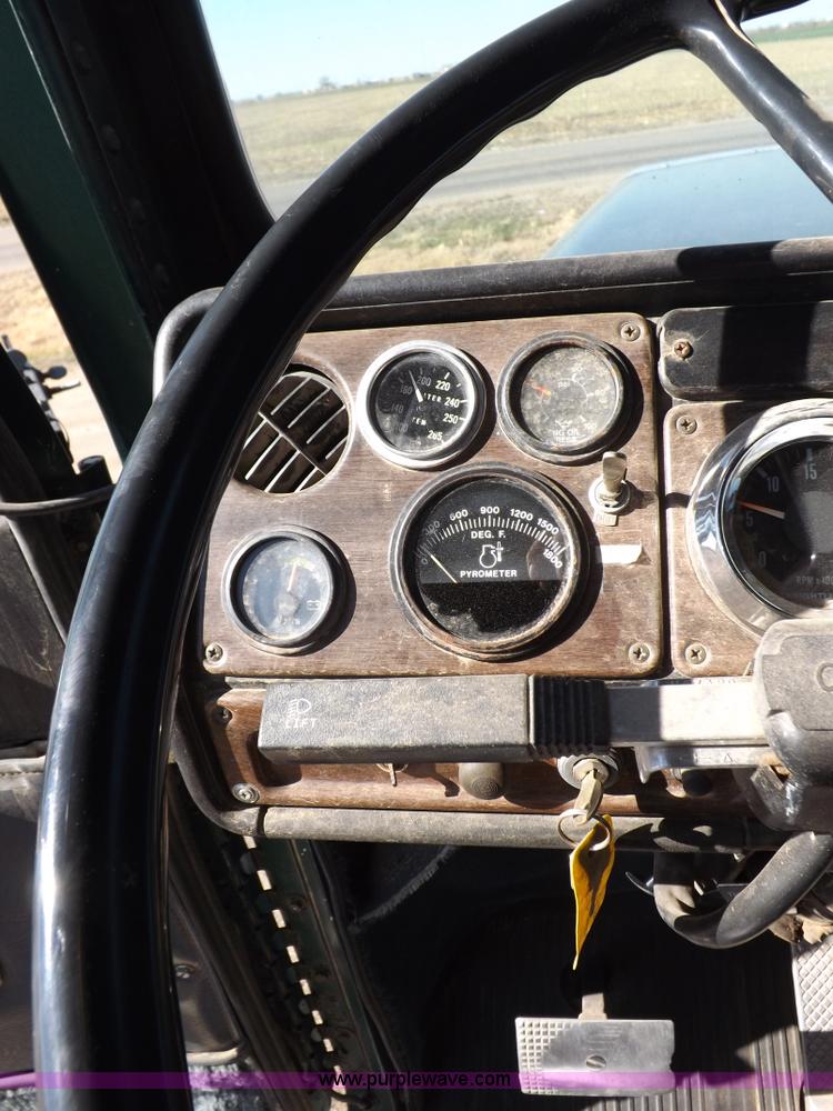 image for item I8253 1986 Freightliner FLC-64T semi truck