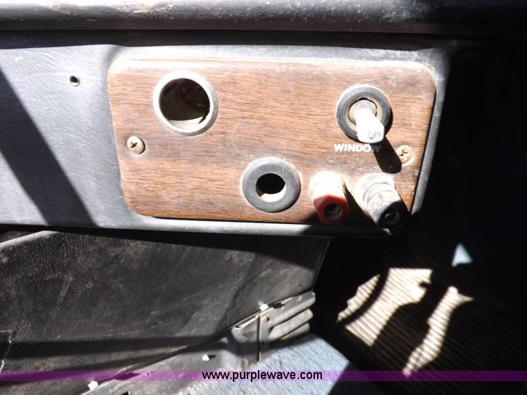 image for item I8253 1986 Freightliner FLC-64T semi truck