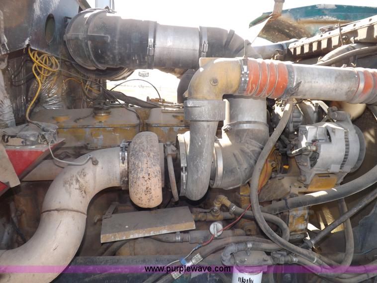 image for item I8253 1986 Freightliner FLC-64T semi truck