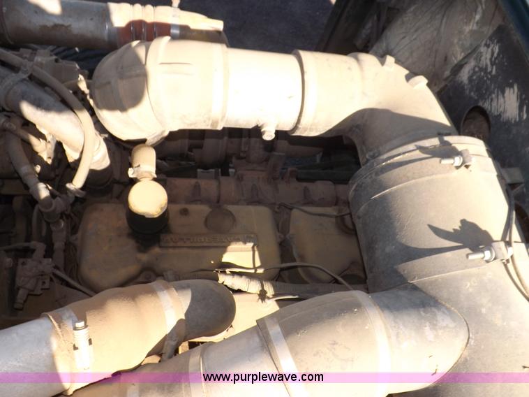 image for item I8253 1986 Freightliner FLC-64T semi truck