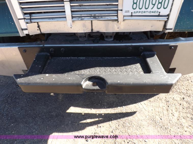 image for item I8253 1986 Freightliner FLC-64T semi truck