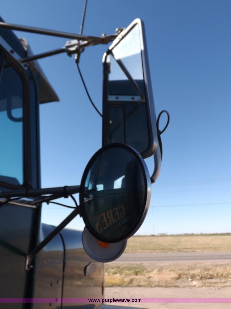 image for item I8253 1986 Freightliner FLC-64T semi truck