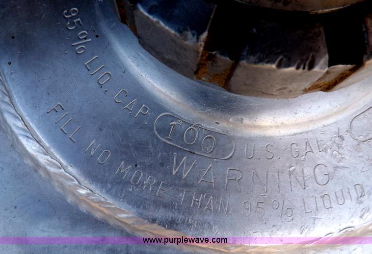 image for item I8253 1986 Freightliner FLC-64T semi truck