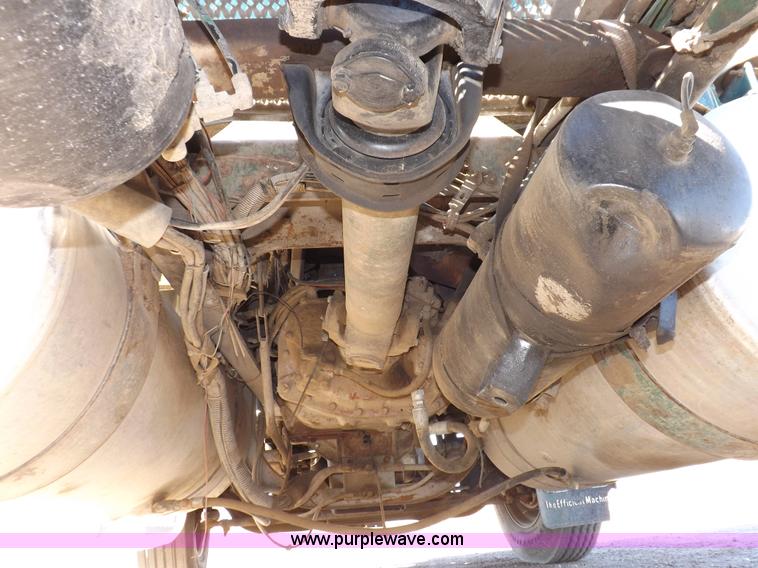 image for item I8253 1986 Freightliner FLC-64T semi truck